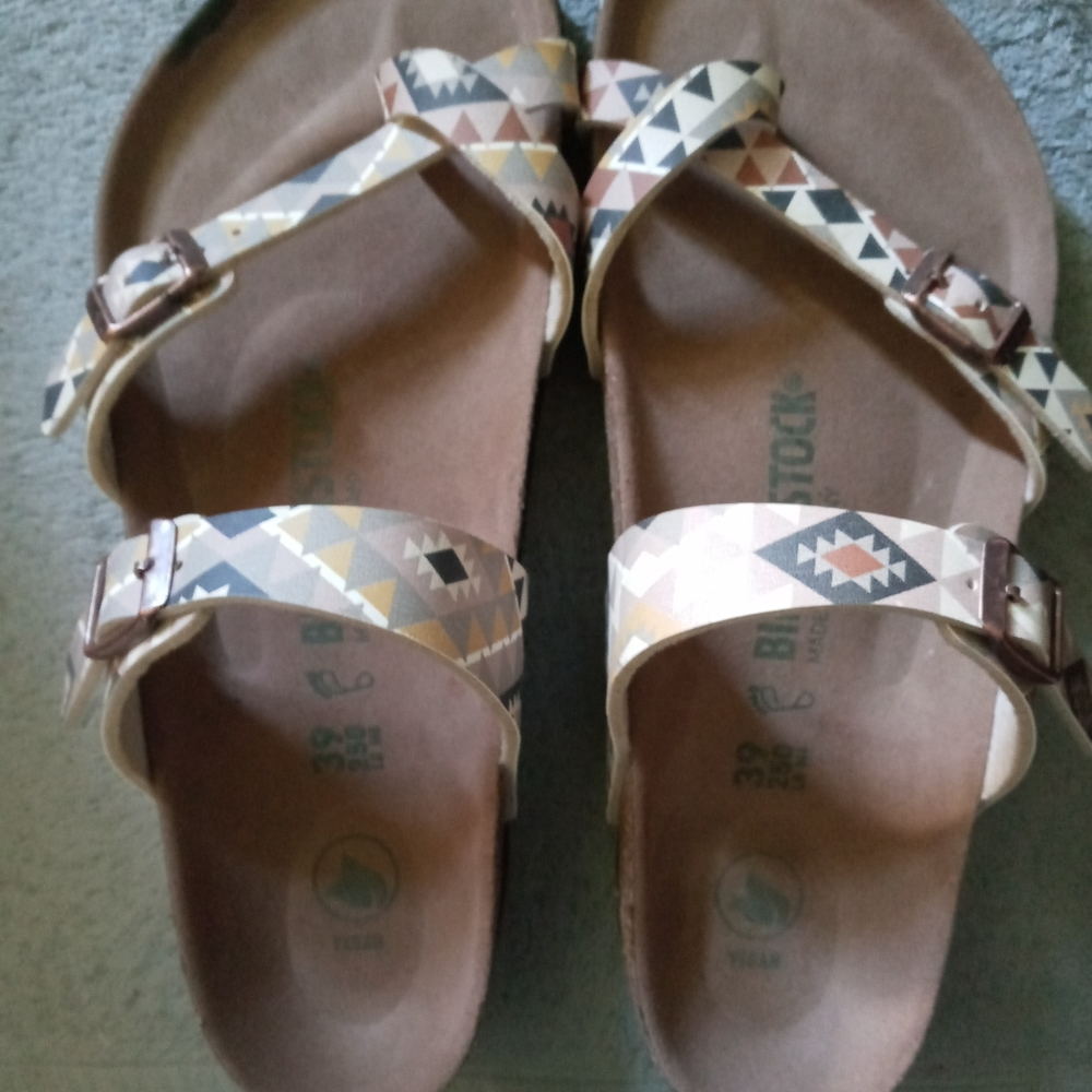 Sandal's - Picture 3 of 3